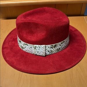 Elegant Red Women's Hat with Textured Band